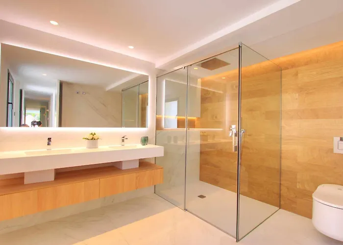 Contemporary & Very Spacious Puerto Banus * Marbella
