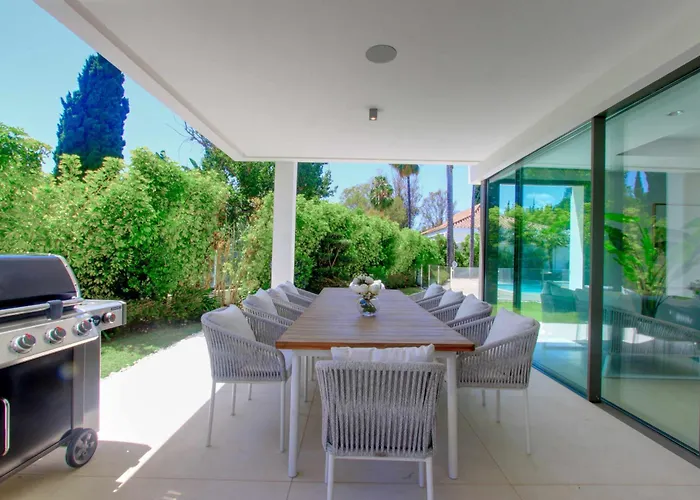 Villa Contemporary & Very Spacious Puerto Banus *