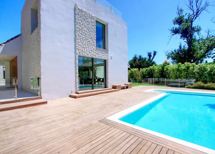 Villa Contemporary & Very Spacious Puerto Banus Marbella