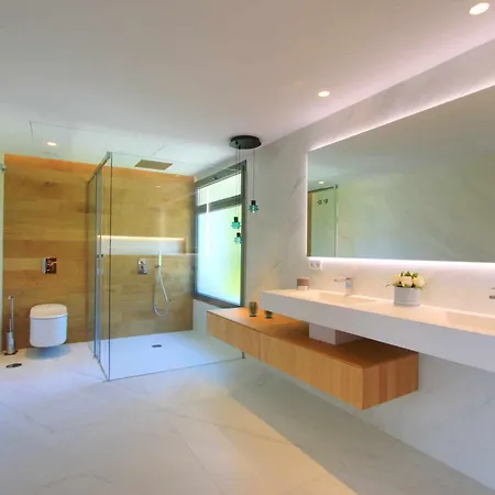 Contemporary & Very Spacious Puerto Banus Villa *