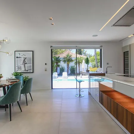 Villa Contemporary & Very Spacious Puerto Banus