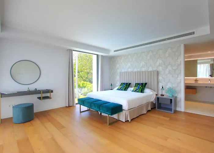 Villa Contemporary & Very Spacious Puerto Banus