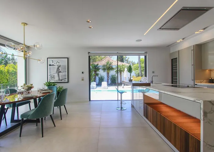 Villa Contemporary & Very Spacious Puerto Banus