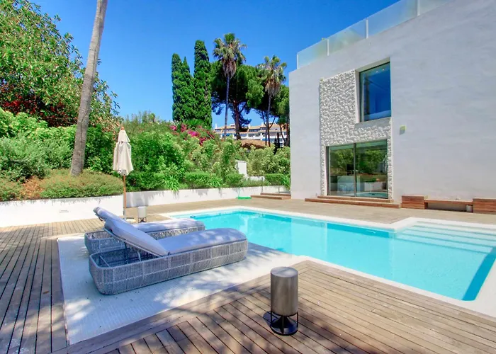 Contemporary & Very Spacious Puerto Banus *