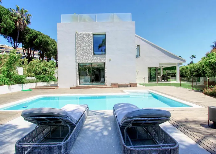 Villa Contemporary & Very Spacious Puerto Banus