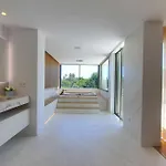 Contemporary & Very Spacious Puerto Banus