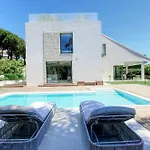 Vila Contemporary & Very Spacious Puerto Banus