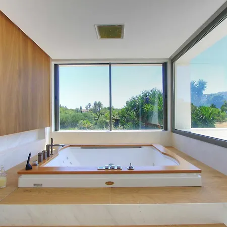 Contemporary&very Spacious Puerto Banus Villa Marbella