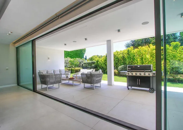 Contemporary & Very Spacious Puerto Banus * Marbella